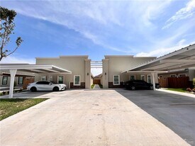 10 Taxco Ct in Edinburg, TX - Building Photo