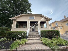 454 Moseley St in Elgin, IL - Building Photo