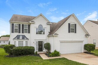 9908 Spring Park Dr in Charlotte, NC - Foto de edificio - Building Photo