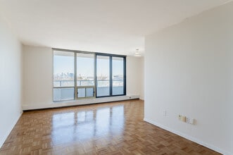 7 St. Dennis in Toronto, ON - Building Photo - Interior Photo