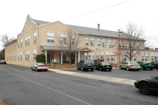 Newport Avenue Apartments