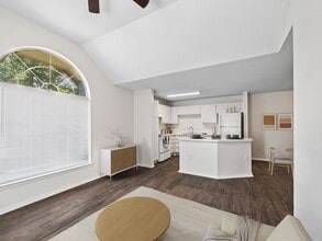 Tidwell Estates Apartments in Houston, TX - Foto de edificio - Building Photo