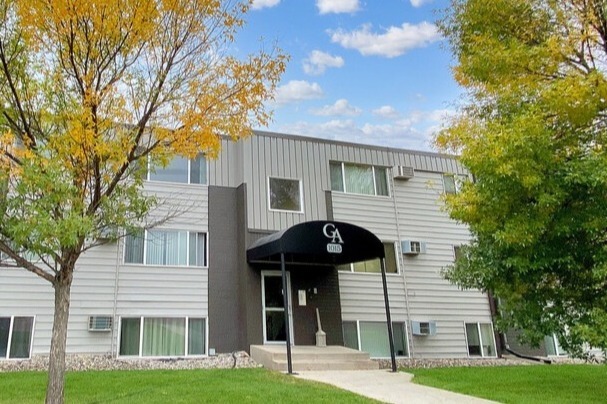 Golden Acres Community in Fargo, ND - Building Photo