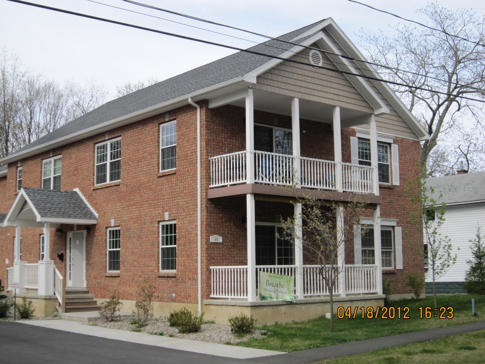 48 Hudson Ave, Unit 3 in Delmar, NY - Building Photo