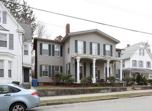 82 Mckinley Ave in Norwich, CT - Building Photo - Building Photo