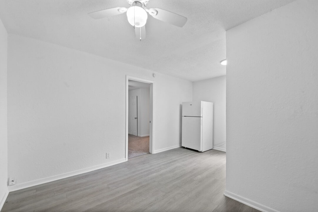 806 E Emily Ave in Wharton, TX - Building Photo