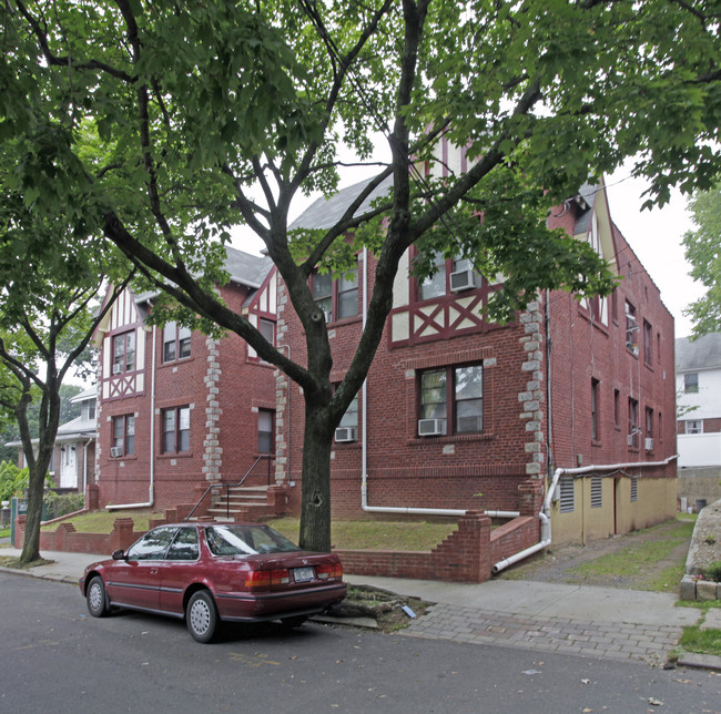 375 Sharon Ave in Staten Island, NY - Building Photo - Building Photo