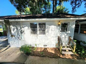 2108.5 E 65th St in Savannah, GA - Building Photo