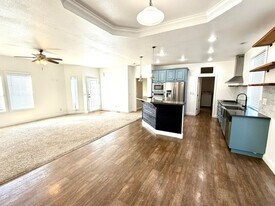 466 1st St in Willows, CA - Building Photo