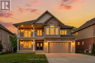 7275 Lionshead Ave in Niagara Falls, ON - Building Photo