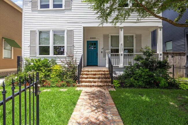 2203 Rutland St in Houston, TX - Building Photo - Building Photo