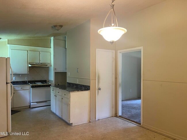 1090 Branch St in Jackson, MS - Building Photo - Building Photo