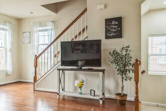 7980 Blue Stream Dr in Elkridge, MD - Building Photo - Building Photo