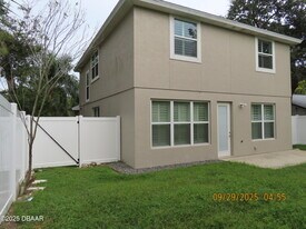 1320 N Beach St in Ormond Beach, FL - Building Photo