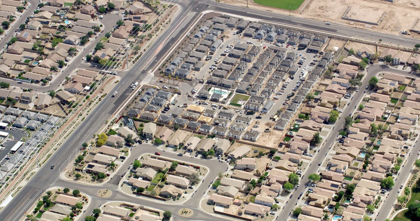 Avilla Broadway in Tolleson, AZ - Foto de edificio