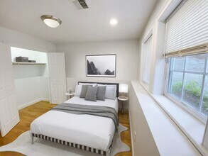14 Notre Dame St, Unit 1 in Boston, MA - Building Photo - Building Photo