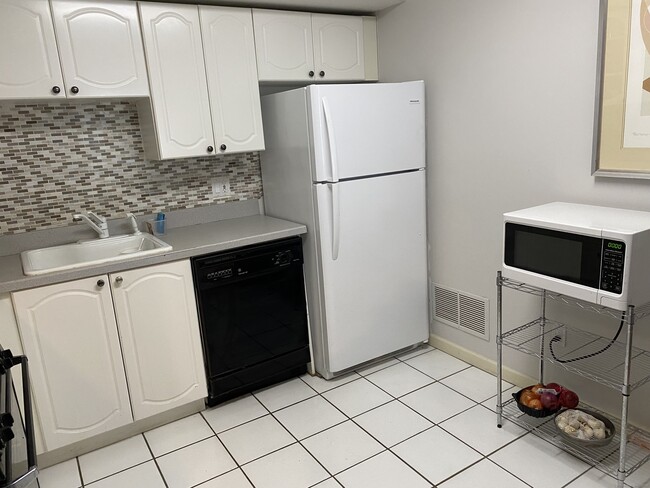 47 Harbour Close in New Haven, CT - Building Photo - Building Photo