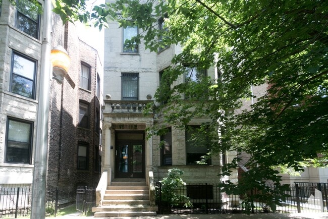 3521 N Wilton Ave, Unit 2F