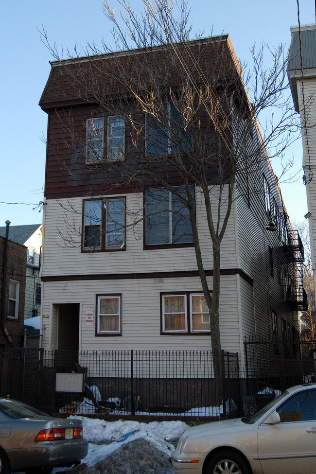 406-408 10th Ave in Paterson, NJ - Building Photo - Building Photo