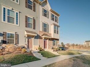 9502 Autumn Berry Pl in Montgomery Village, MD - Foto de edificio - Building Photo