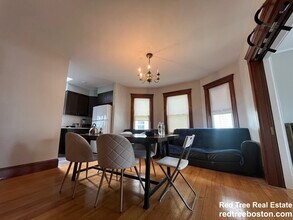 66 Perthshire Rd, Unit 2 in Boston, MA - Building Photo - Building Photo
