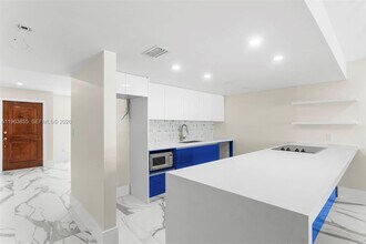 3973 NE 167th St in North Miami Beach, FL - Building Photo - Building Photo