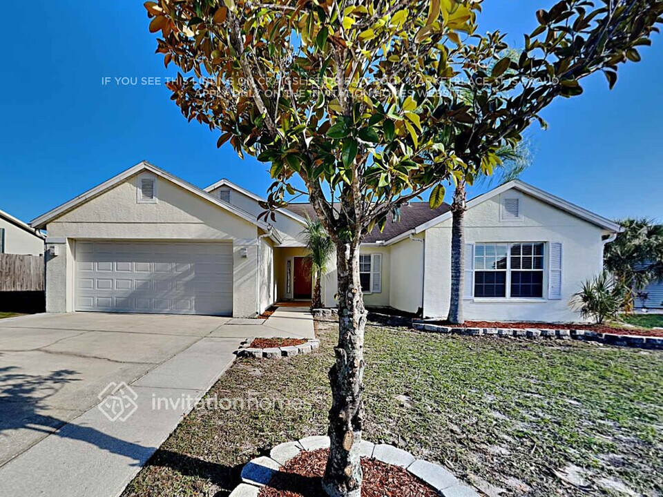 10424 Autumnwood Dr in Hudson, FL - Foto de edificio