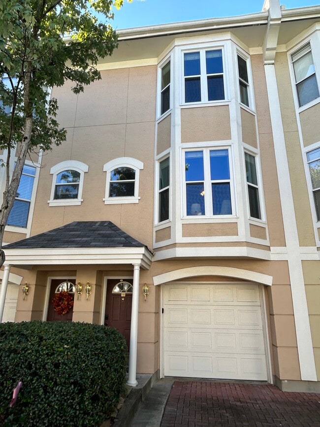 375 Highland Ave NE in Atlanta, GA - Building Photo - Building Photo