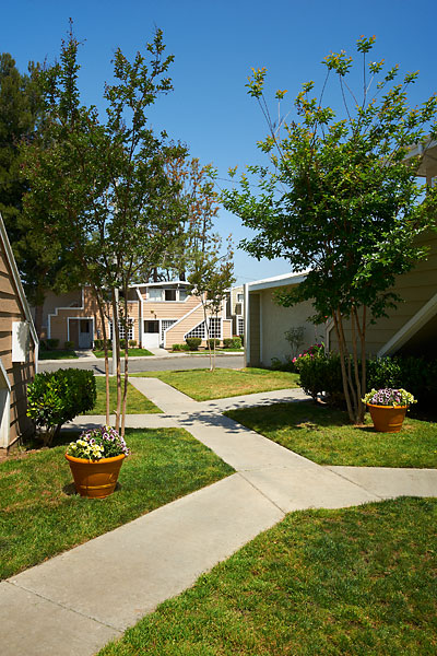 Park Vista Apartment Homes in Anaheim, CA - Foto de edificio - Building Photo