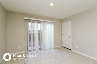 8229 W Albeniz Pl in Phoenix, AZ - Building Photo - Building Photo