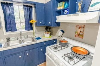 5275 W Mountain St in Stone Mountain, GA - Building Photo - Building Photo
