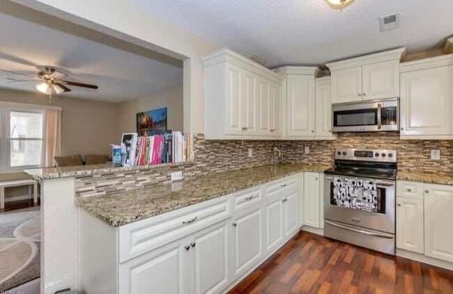 4625 Camellia Dr in Suffolk, VA - Building Photo - Building Photo