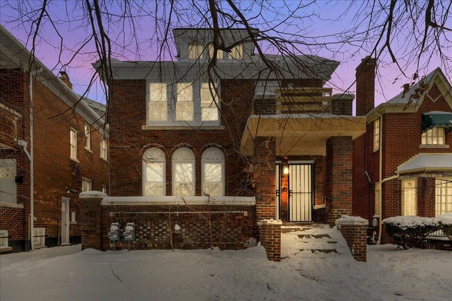 property at 2725 Leslie St