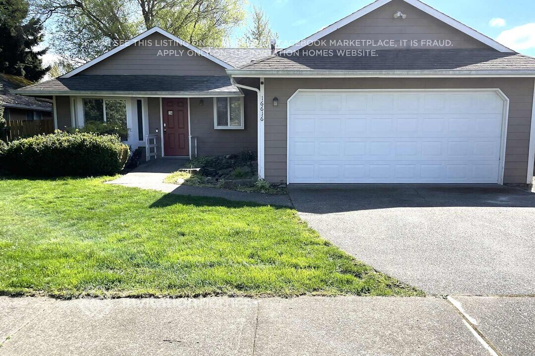 16616 155th St SE in Monroe, WA - Building Photo