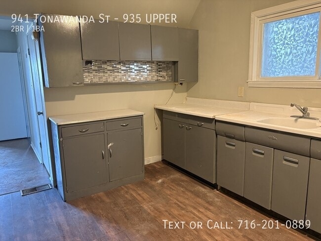 property at 941 Tonawanda St