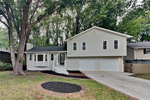 4198 Centennial Trail NW in Duluth, GA - Building Photo