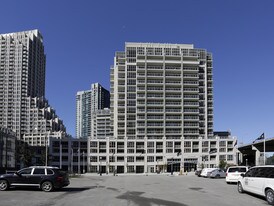 York Harbour Club in Toronto, ON - Building Photo