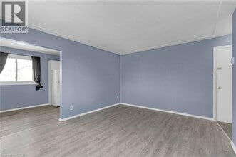 16 East Ave in Brantford, ON - Building Photo - Building Photo