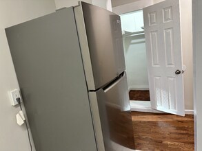 9 Bentley Ave, Unit 5 in Jersey City, NJ - Foto de edificio - Building Photo