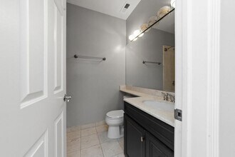 540 W Oakdale Ave in Chicago, IL - Building Photo - Building Photo