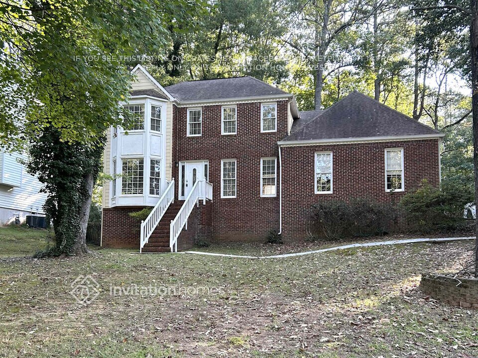 1361 Willowbrook Dr SW in Marietta, GA - Building Photo