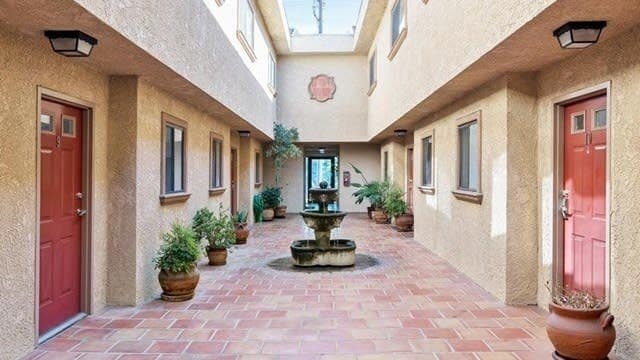 14803 Vanowen St, Unit 8 in Van Nuys, CA - Building Photo - Building Photo