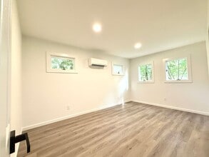 10 Delson Ln in Saugerties, NY - Building Photo - Building Photo