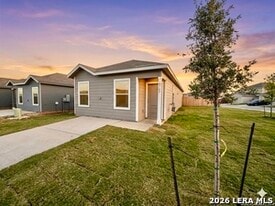 6707 Chert Chase in Elmendorf, TX - Building Photo