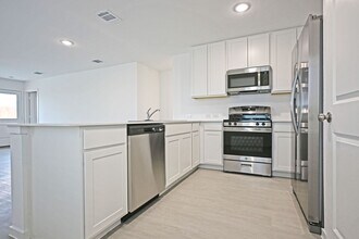 2423 Shady Grv in New Braunfels, TX - Building Photo - Building Photo