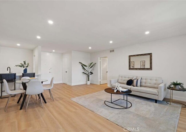 5411 Tyrone Ave in Los Angeles, CA - Building Photo - Building Photo