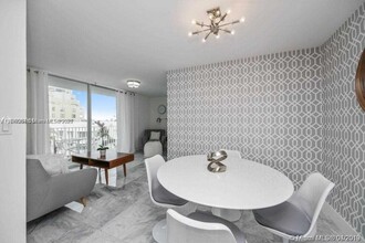 1255 Collins Ave in Miami Beach, FL - Building Photo - Building Photo