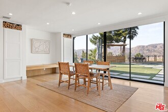 8547 Shoup Ave in Los Angeles, CA - Building Photo - Building Photo