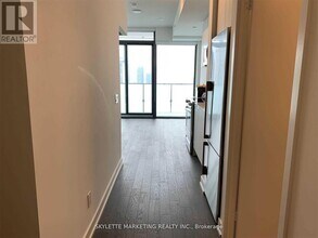 25 Richmond St E in Toronto, ON - Building Photo - Building Photo