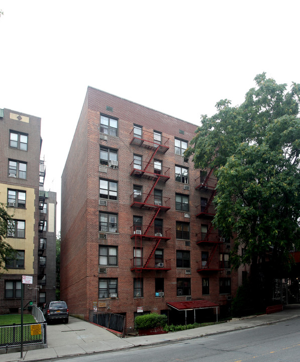 83-14 Lefferts Blvd in Kew Gardens, NY - Building Photo